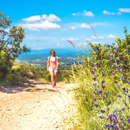 Le Servière Hébergement de vacances *